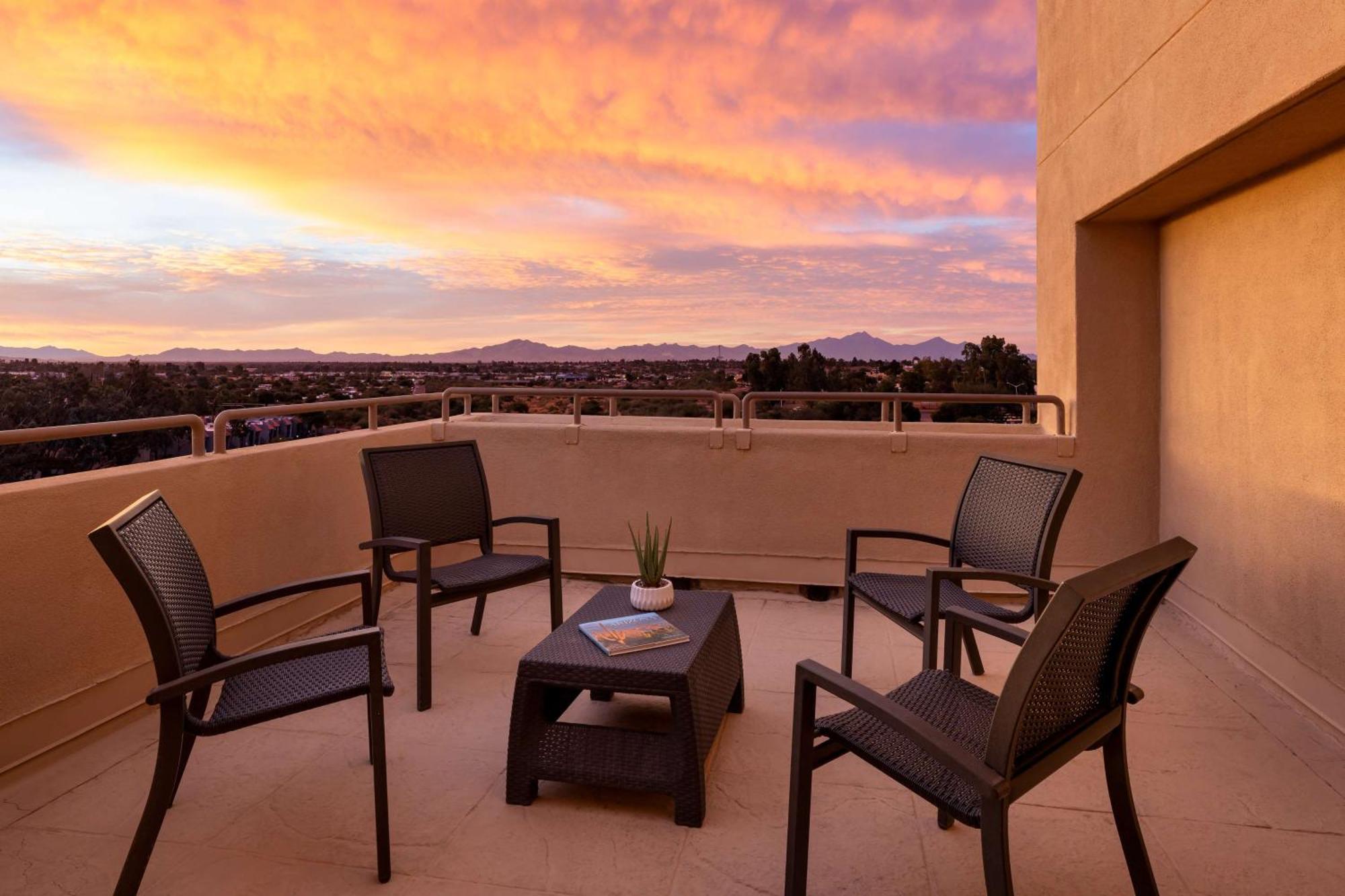 Hilton Tucson East Hotel Exterior foto